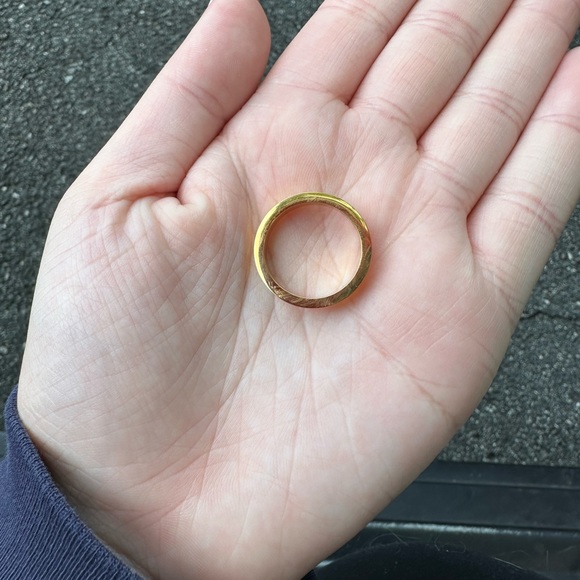 Love ring - Picture 3 of 6